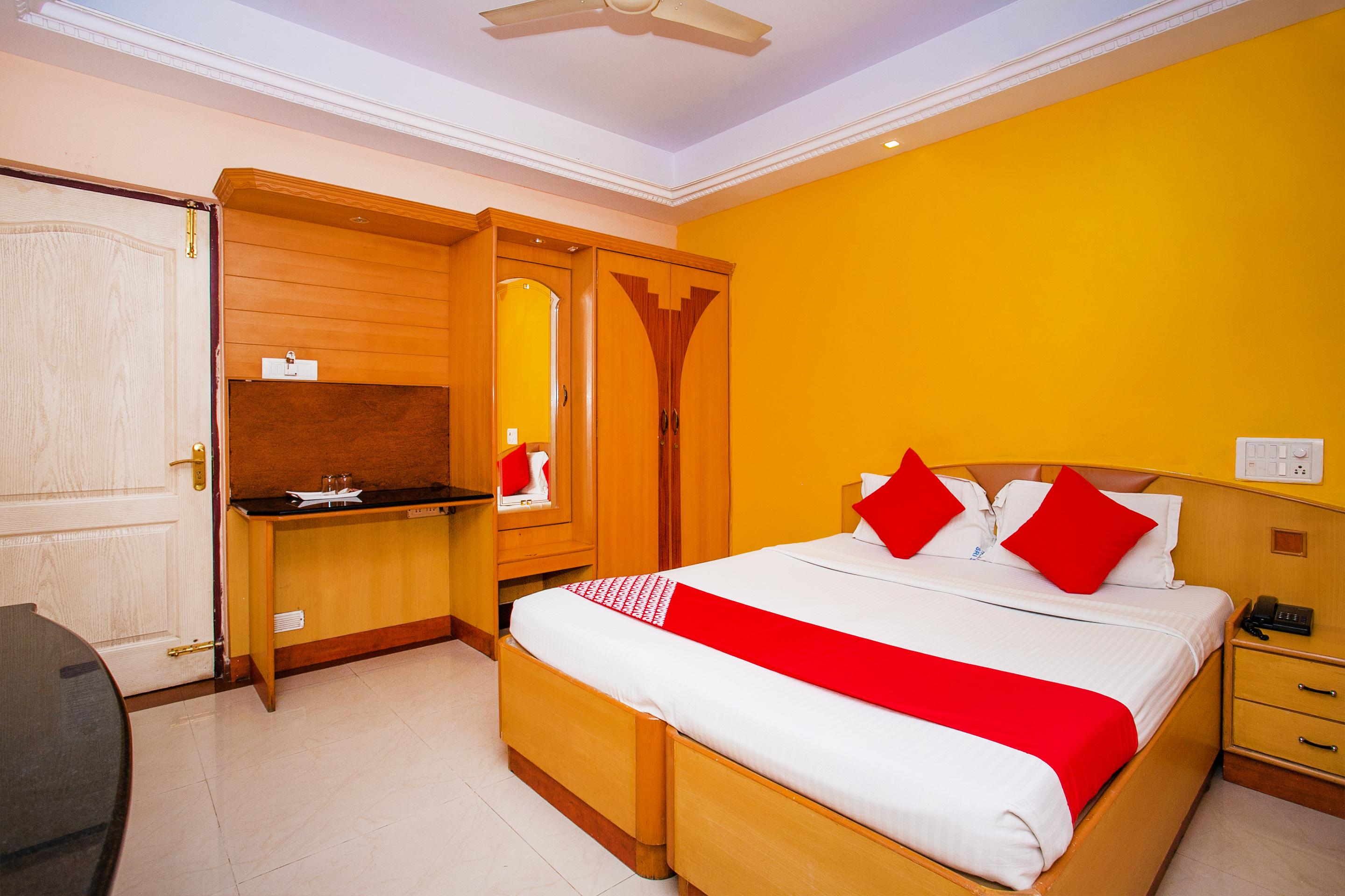 Oyo 331 Hotel Skanda Shelters Bangalore Buitenkant foto