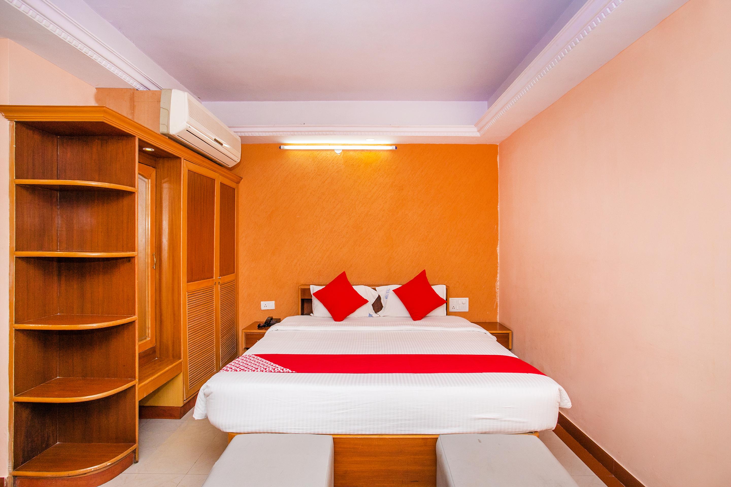 Oyo 331 Hotel Skanda Shelters Bangalore Buitenkant foto