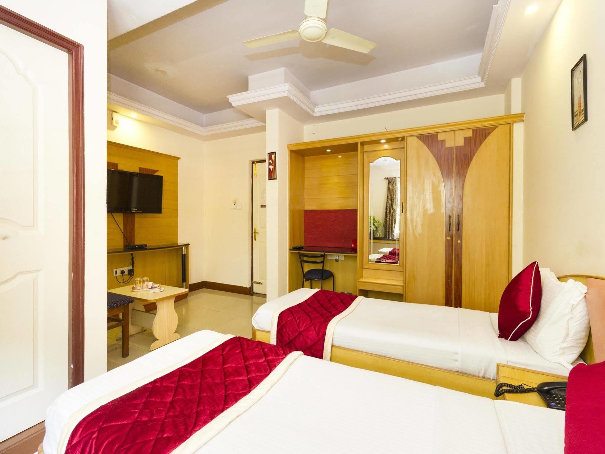 Oyo 331 Hotel Skanda Shelters Bangalore Buitenkant foto