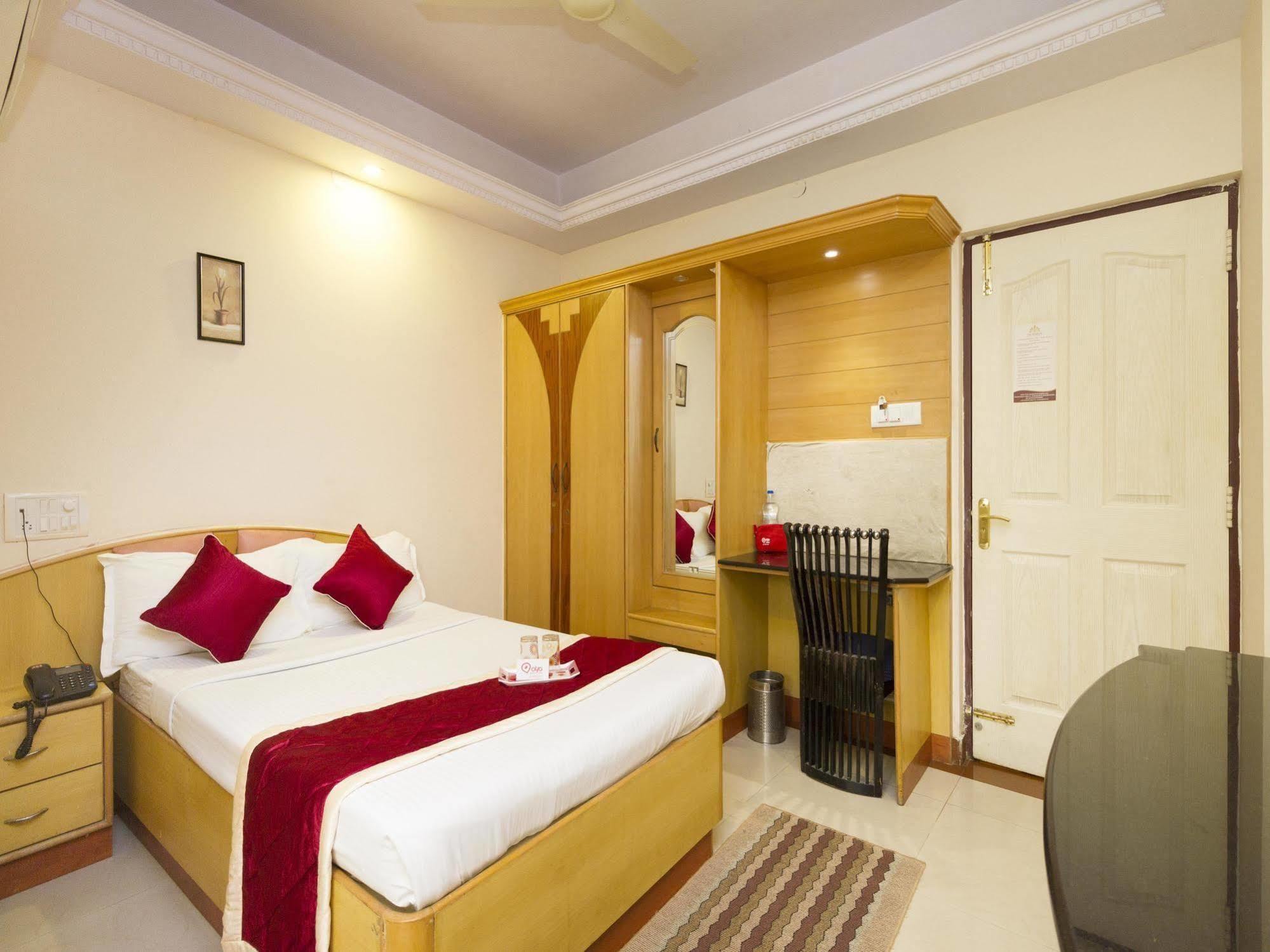 Oyo 331 Hotel Skanda Shelters Bangalore Buitenkant foto