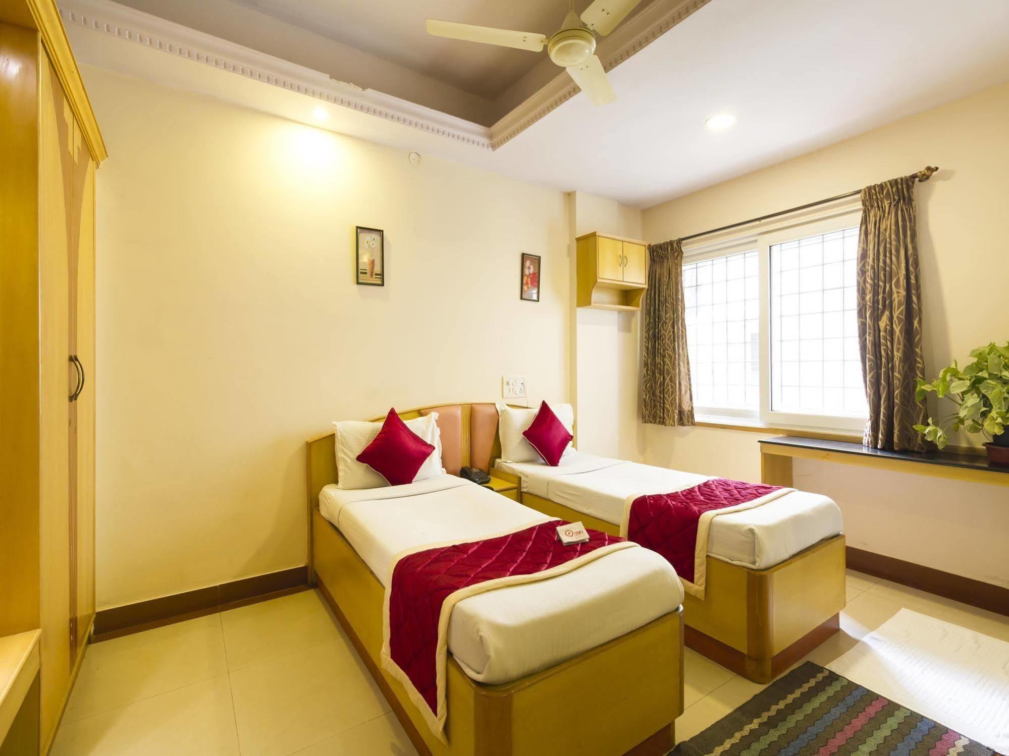 Oyo 331 Hotel Skanda Shelters Bangalore Buitenkant foto